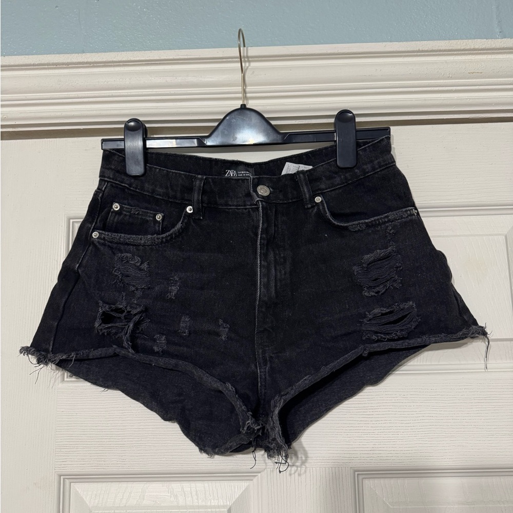 Zara Women's Black Distressed Denim Shorts